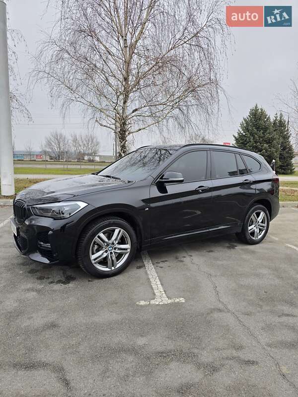 Внедорожник / Кроссовер BMW X1 2022 в Запорожье