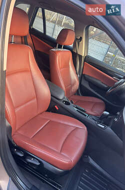 Внедорожник / Кроссовер BMW X1 2010 в 