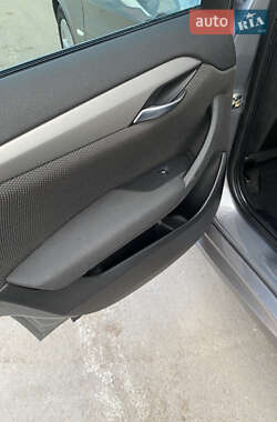 Внедорожник / Кроссовер BMW X1 2012 в 