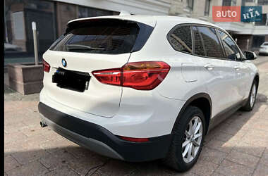 Внедорожник / Кроссовер BMW X1 2017 в 