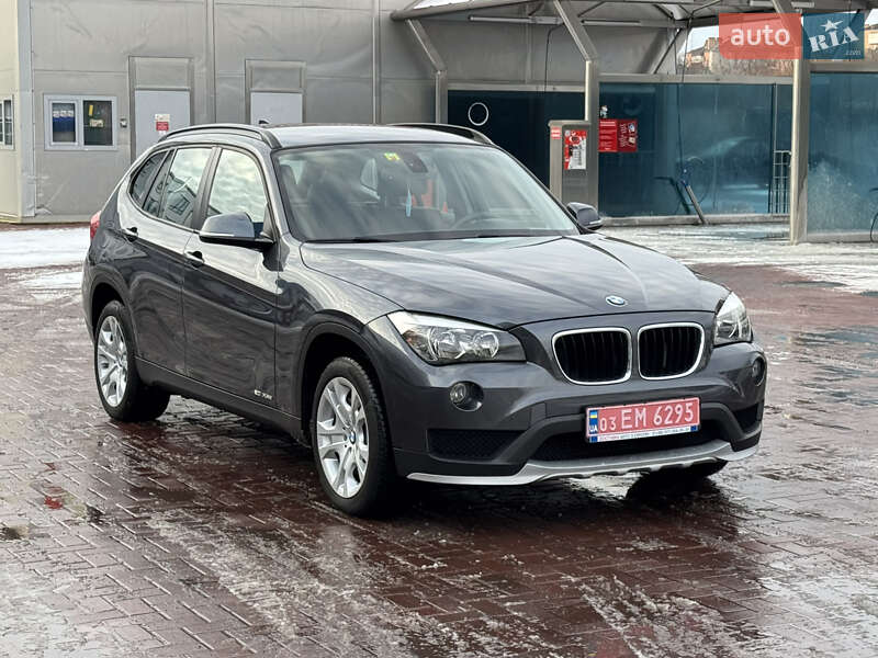 Внедорожник / Кроссовер BMW X1 2015 в Ровно