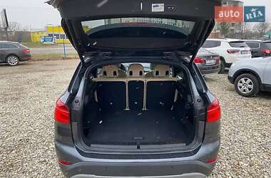 Внедорожник / Кроссовер BMW X1 2015 в 