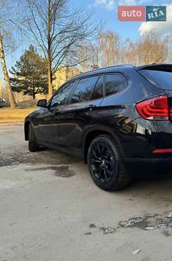 Внедорожник / Кроссовер BMW X1 2013 в 