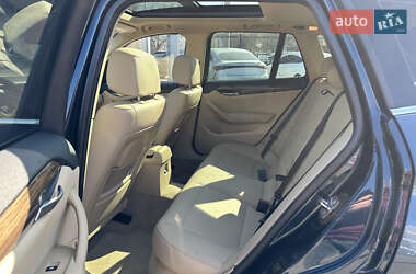 Внедорожник / Кроссовер BMW X1 2014 в 