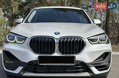 Позашляховик / Кросовер BMW X1 2022 в 