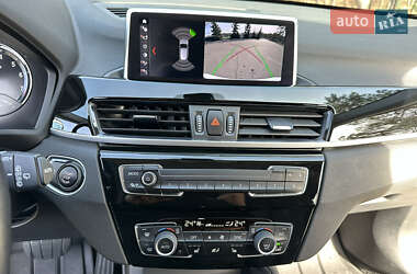 Позашляховик / Кросовер BMW X1 2022 в 