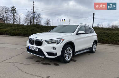 Позашляховик / Кросовер BMW X1 2019 в 