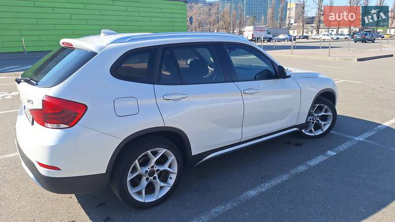 Внедорожник / Кроссовер BMW X1 2015 в Киеве
