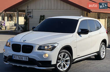 Позашляховик / Кросовер BMW X1 2010 в 