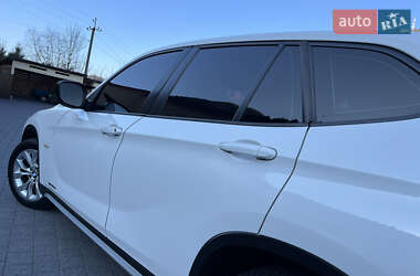 Позашляховик / Кросовер BMW X1 2010 в 