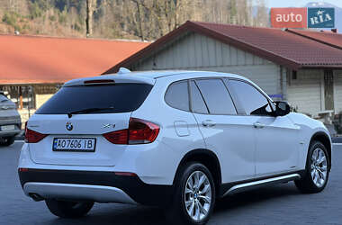 Позашляховик / Кросовер BMW X1 2010 в 