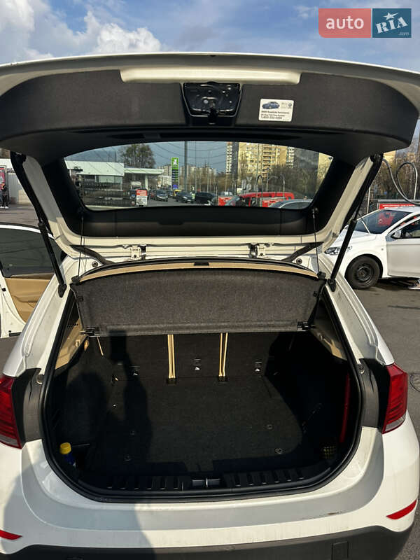 Внедорожник / Кроссовер BMW X1 2014 в 