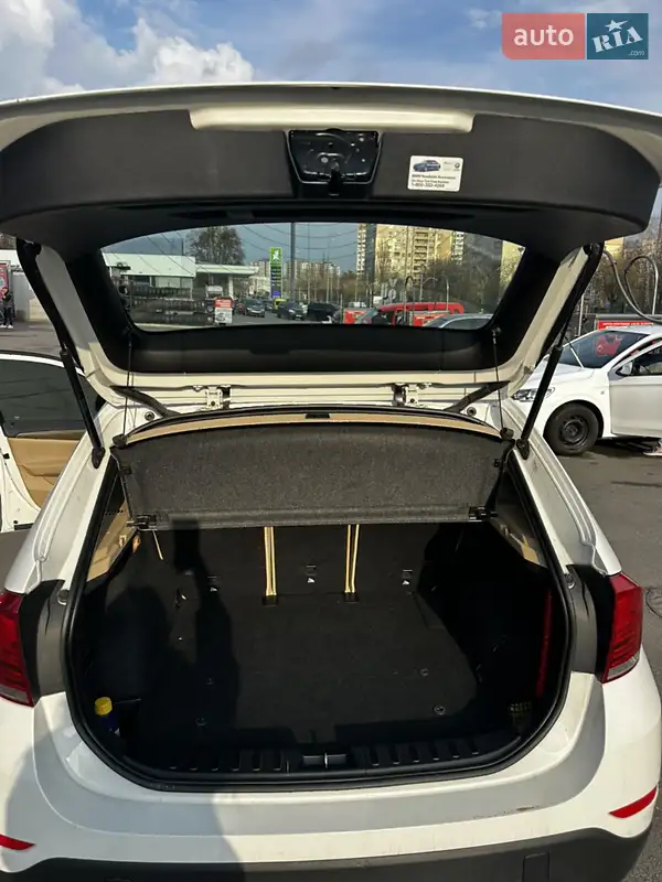 Внедорожник / Кроссовер BMW X1 2014 в 