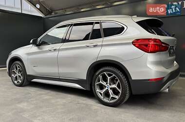 Позашляховик / Кросовер BMW X1 2017 в 