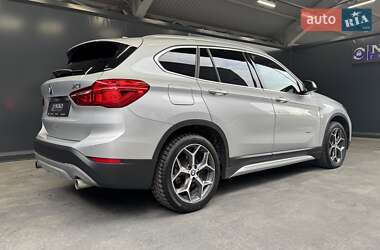 Позашляховик / Кросовер BMW X1 2017 в 
