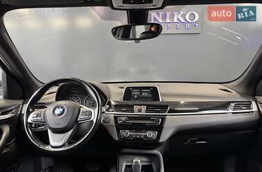 Позашляховик / Кросовер BMW X1 2017 в 