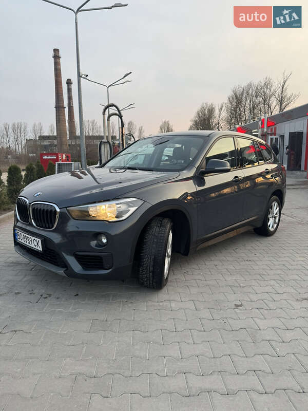 Внедорожник / Кроссовер BMW X1 2016 в 