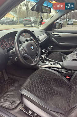 Внедорожник / Кроссовер BMW X1 2015 в 