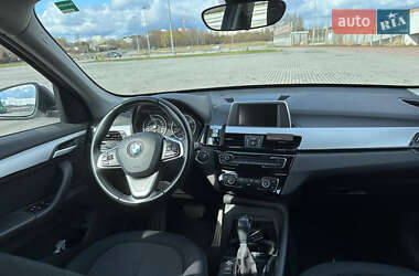 Внедорожник / Кроссовер BMW X1 2015 в 