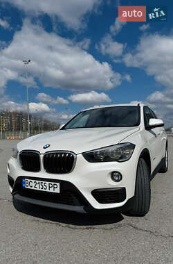 Внедорожник / Кроссовер BMW X1 2015 в 