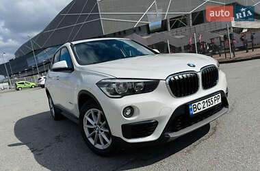 Внедорожник / Кроссовер BMW X1 2015 в 