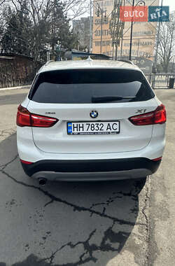 Внедорожник / Кроссовер BMW X1 2017 в 