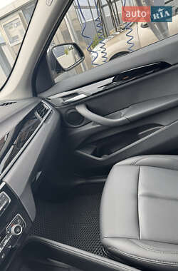 Внедорожник / Кроссовер BMW X1 2022 в 