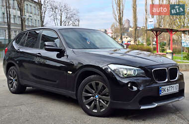Позашляховик / Кросовер BMW X1 2011 в 