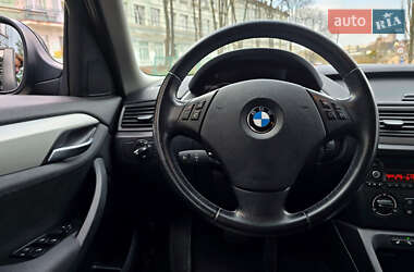 Позашляховик / Кросовер BMW X1 2011 в 