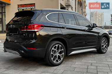 Внедорожник / Кроссовер BMW X1 2019 в 