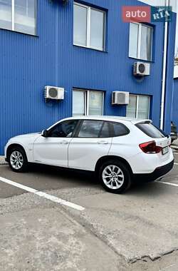 Внедорожник / Кроссовер BMW X1 2012 в 