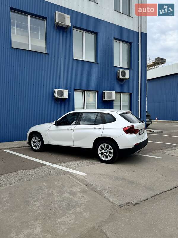Внедорожник / Кроссовер BMW X1 2012 в Киеве