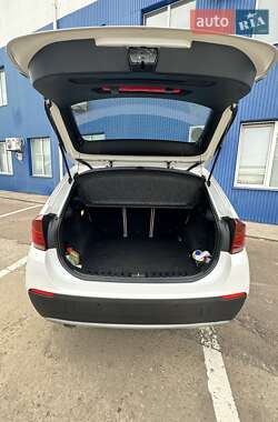 Внедорожник / Кроссовер BMW X1 2012 в 