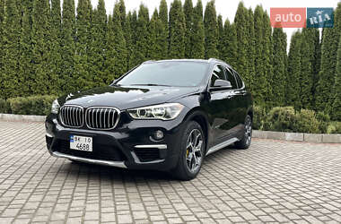 Внедорожник / Кроссовер BMW X1 2016 в 