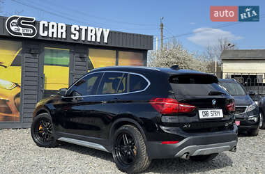 Позашляховик / Кросовер BMW X1 2018 в 