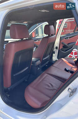 Внедорожник / Кроссовер BMW X1 2012 в 