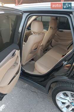 Внедорожник / Кроссовер BMW X1 2014 в 