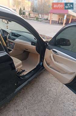 Внедорожник / Кроссовер BMW X1 2014 в 