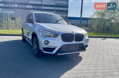 Внедорожник / Кроссовер BMW X1 2017 в 