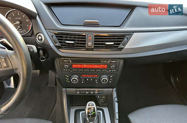 Позашляховик / Кросовер BMW X1 2013 в 