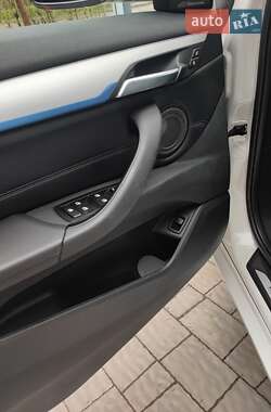 Внедорожник / Кроссовер BMW X1 2016 в 