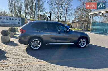 Внедорожник / Кроссовер BMW X1 2013 в 