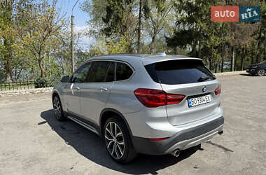 Внедорожник / Кроссовер BMW X1 2015 в 