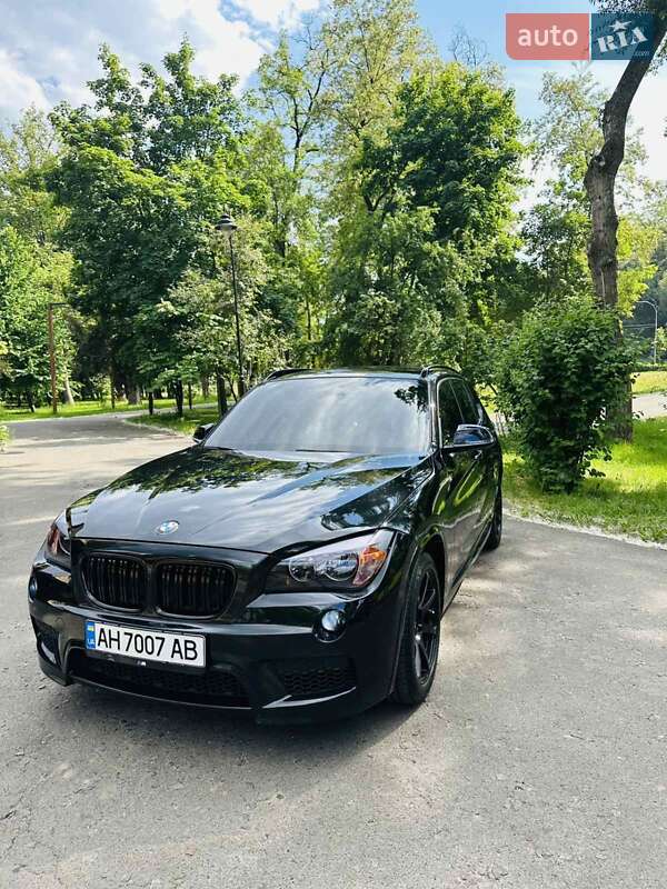 Позашляховик / Кросовер BMW X1 2015 в 