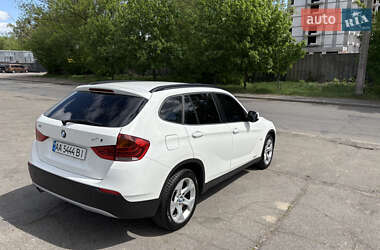 Позашляховик / Кросовер BMW X1 2011 в 