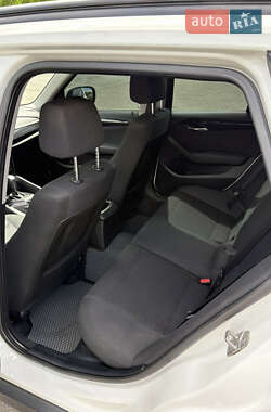 Позашляховик / Кросовер BMW X1 2011 в 