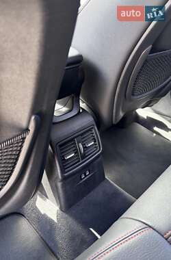 Позашляховик / Кросовер BMW X1 2019 в 