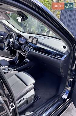 Позашляховик / Кросовер BMW X1 2019 в 