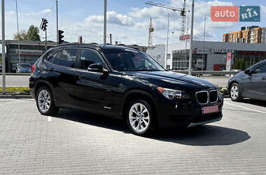 Позашляховик / Кросовер BMW X1 2014 в 
