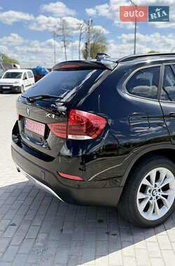 Позашляховик / Кросовер BMW X1 2014 в 